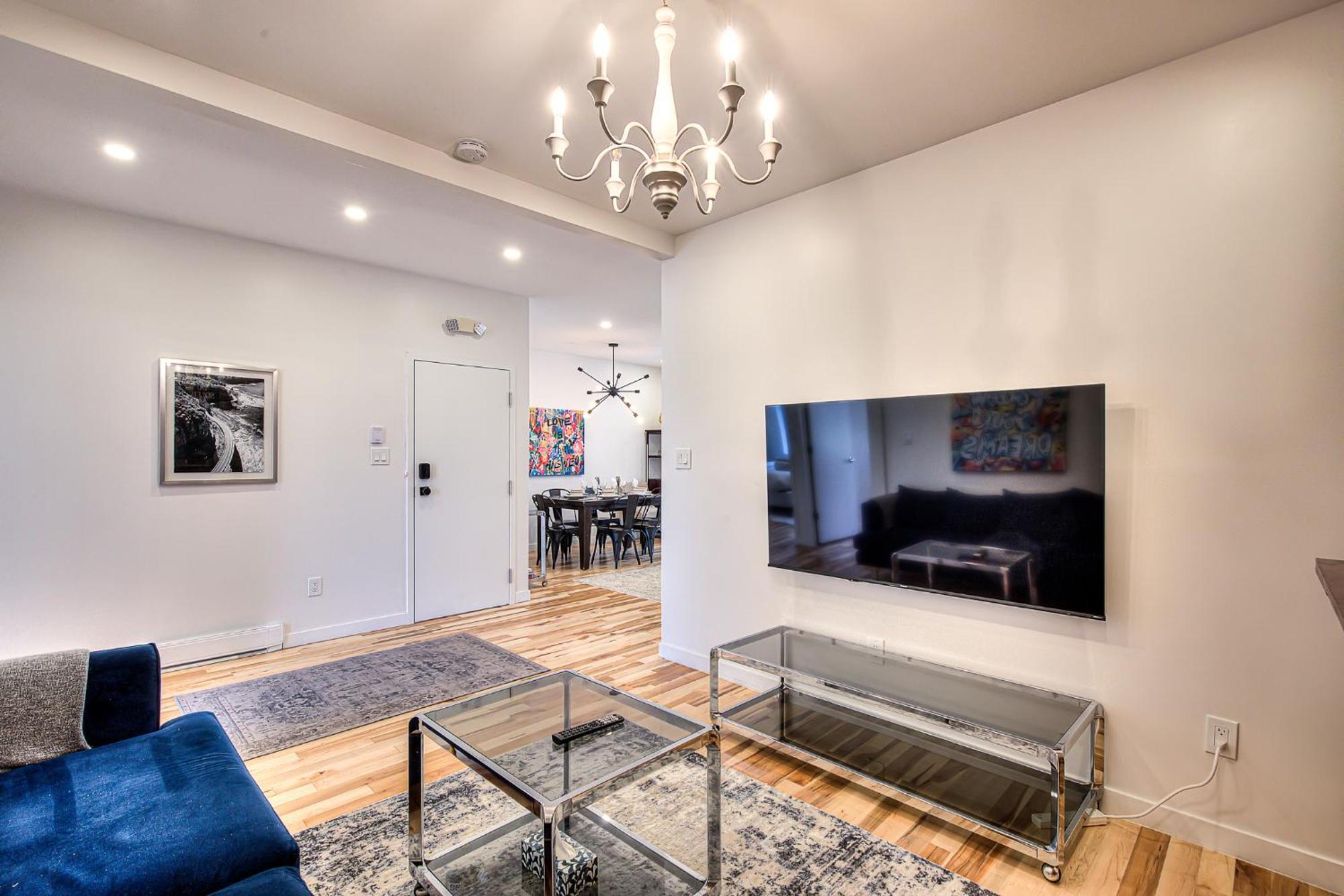 شقة Charm & Luxury Vacation Headquarters To Downtown! مونتريال المظهر الخارجي الصورة